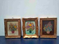 3 obrazki z kwiatami z sygnaturą