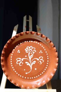 Piękny ceramiczny talerz do powieszenia możliwe, że portugalski