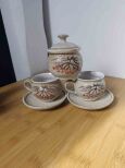Jesienny zestaw ceramiczny z jarzębiną – 2 filiżanki i cukiernica