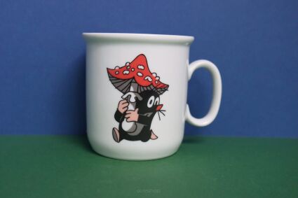 Kubek Porcelán Thun dla dzieci z krecikiem trzymającym czerwonego muchomora