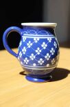 Piękny ceramiczny kubek granatowy w białe kropki