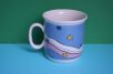 Tył kubka Porcelán Thun dla dzieci z niebieskim niebem i gwiazdkami