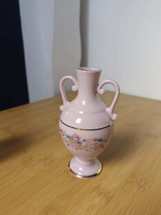 Różowy porcelanowy wazon amfora Pirkenhammer w kwiaty
