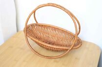 Wiklinowy koszyk w ciekawym kształcie